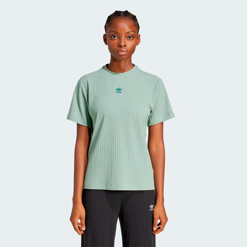 Camiseta Adidas Canelada Larga Essentials: Conforto Moderno P85