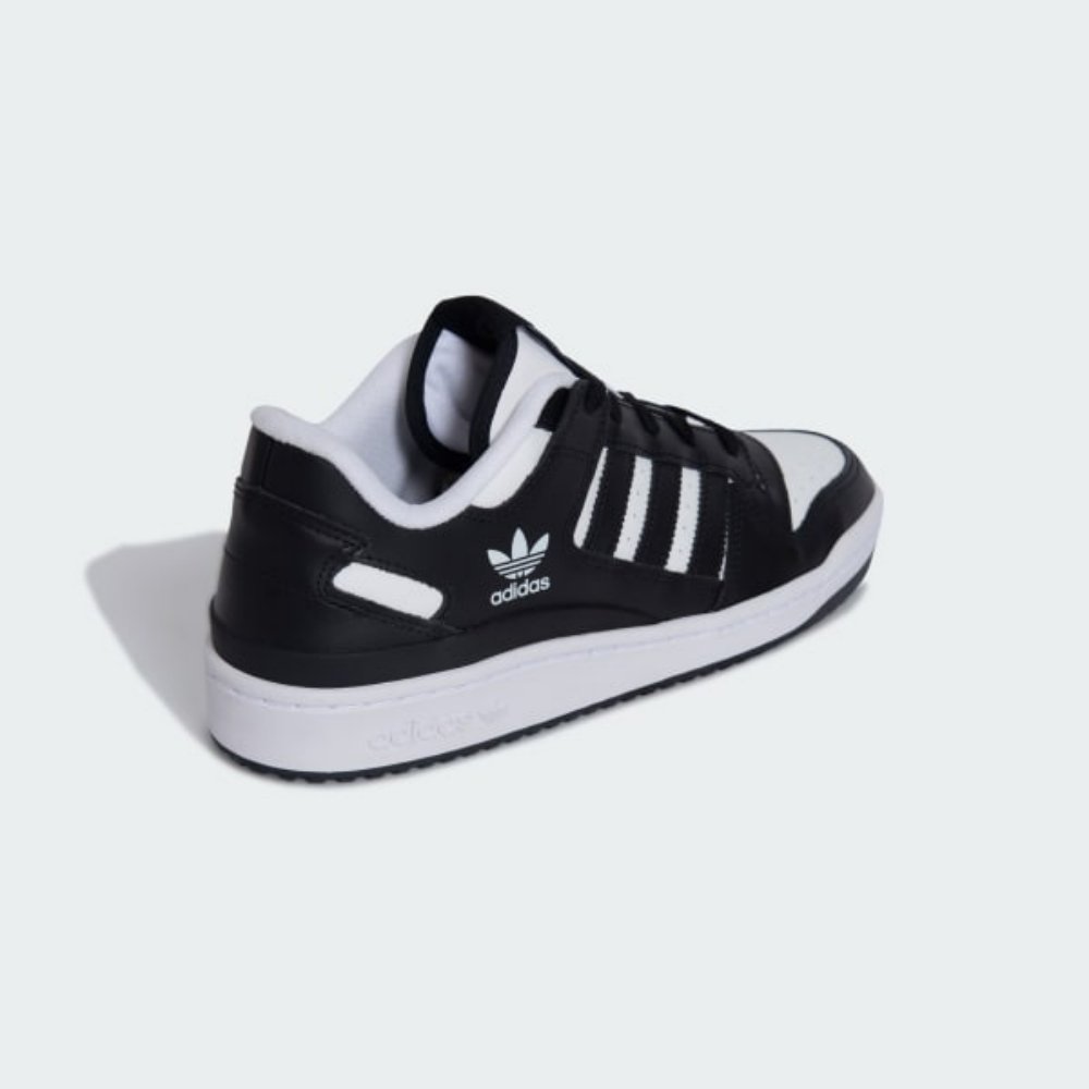 Tênis Adidas Forum Low CL - detalhes do acabamento e sola
