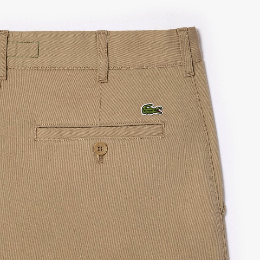 calca lacoste chino gabardine slim bege 1