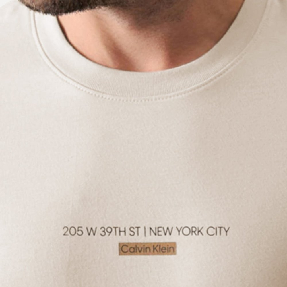 camiseta calvin klein address ny nude 1