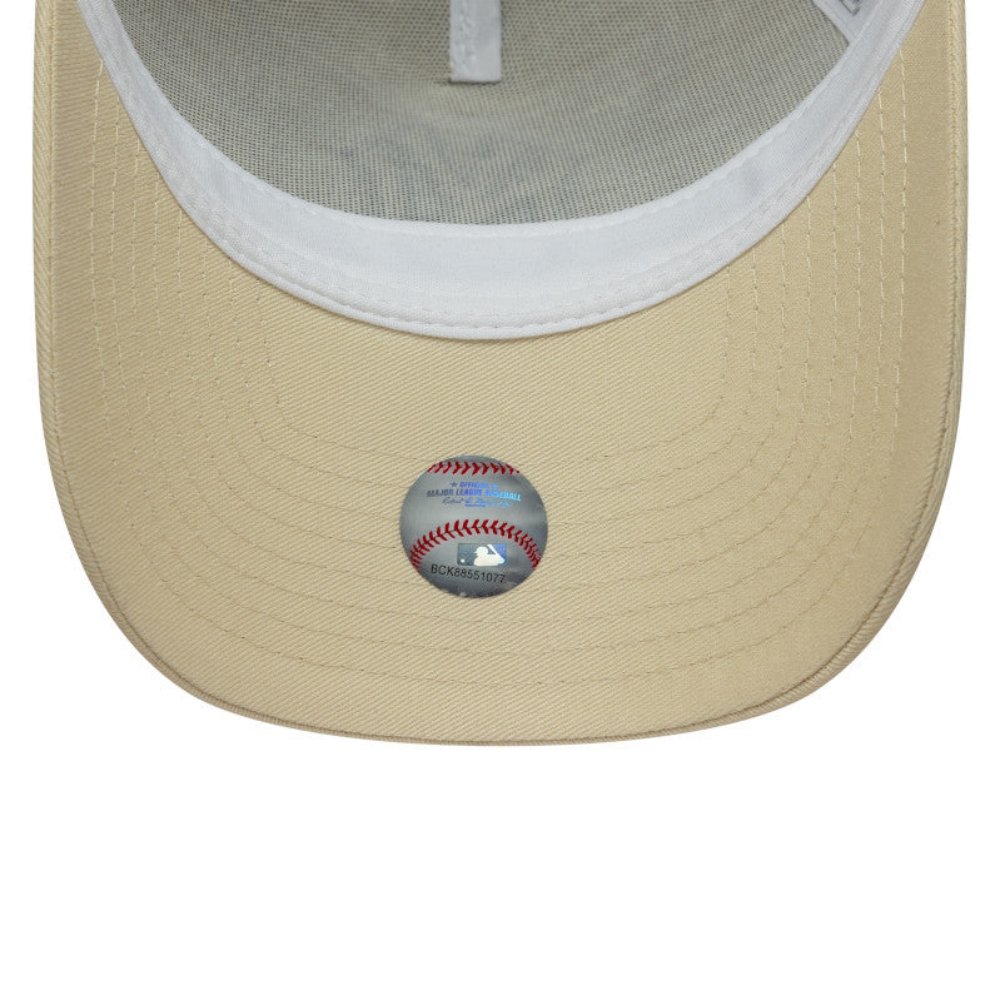 bone new era 9forty a frame trucker new york yankees bege frente