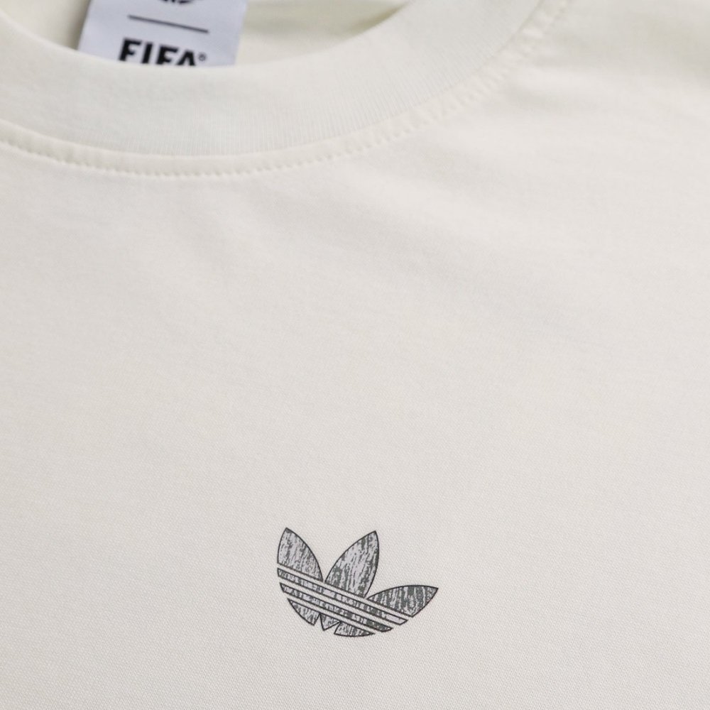 camiseta adidas originals flag gfx branco 1