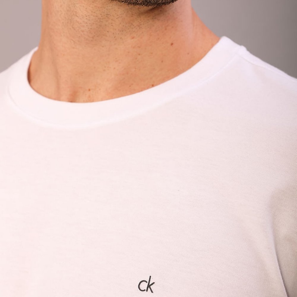 camiseta calvin klein meia malha cksm108 white3