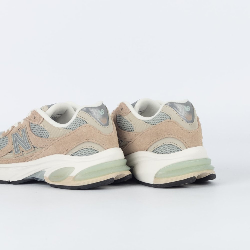 tenis new balance 2010 bege 1