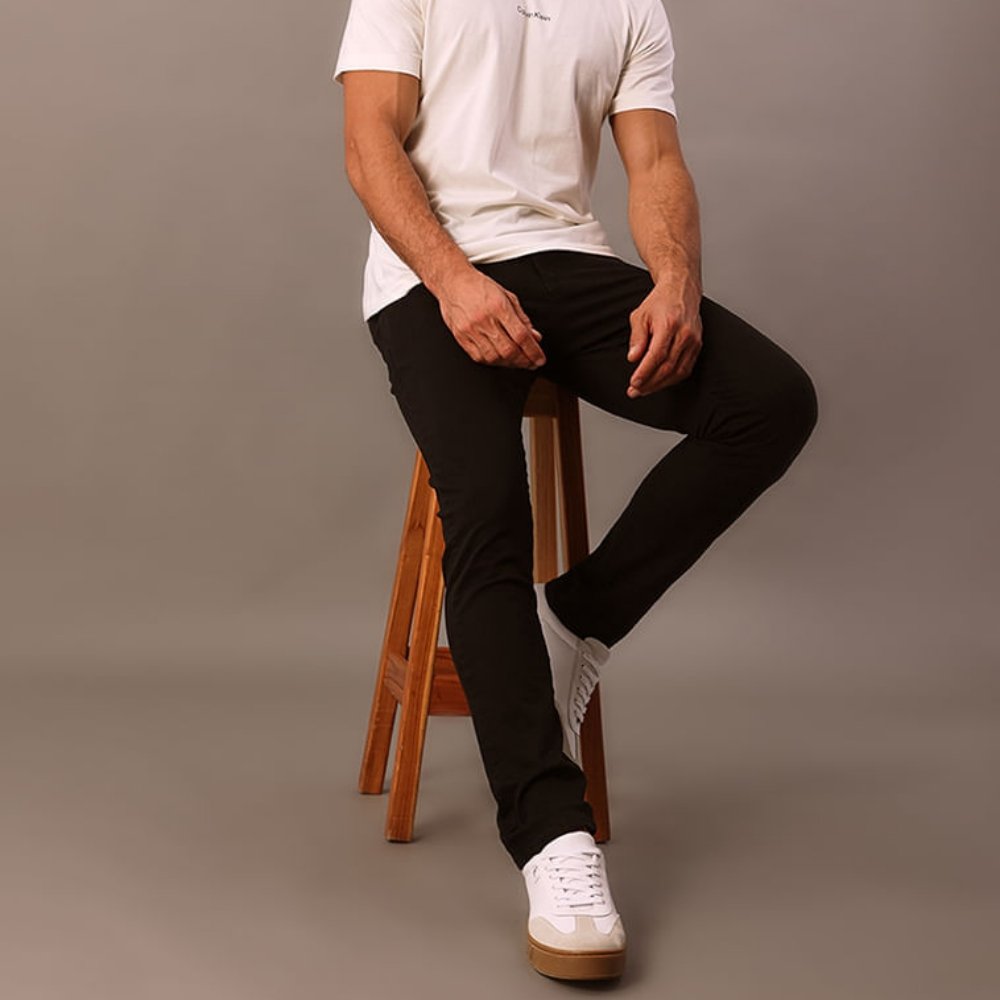 calca calvin klein chino skinny preto 2